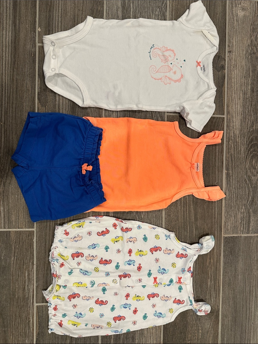 Carter’s 9-month baby girl Seahorse Set
